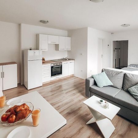 Studio Apartment Sanya #2 Ljubljana Bagian luar foto