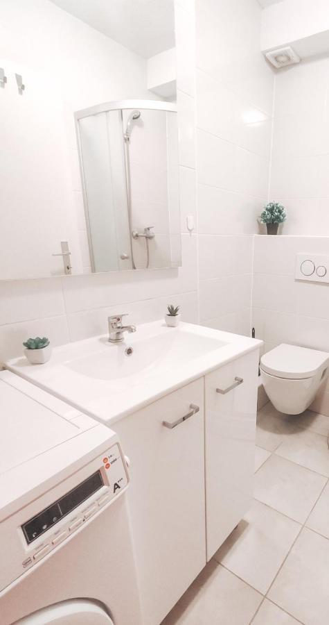 Studio Apartment Sanya #2 Ljubljana Bagian luar foto